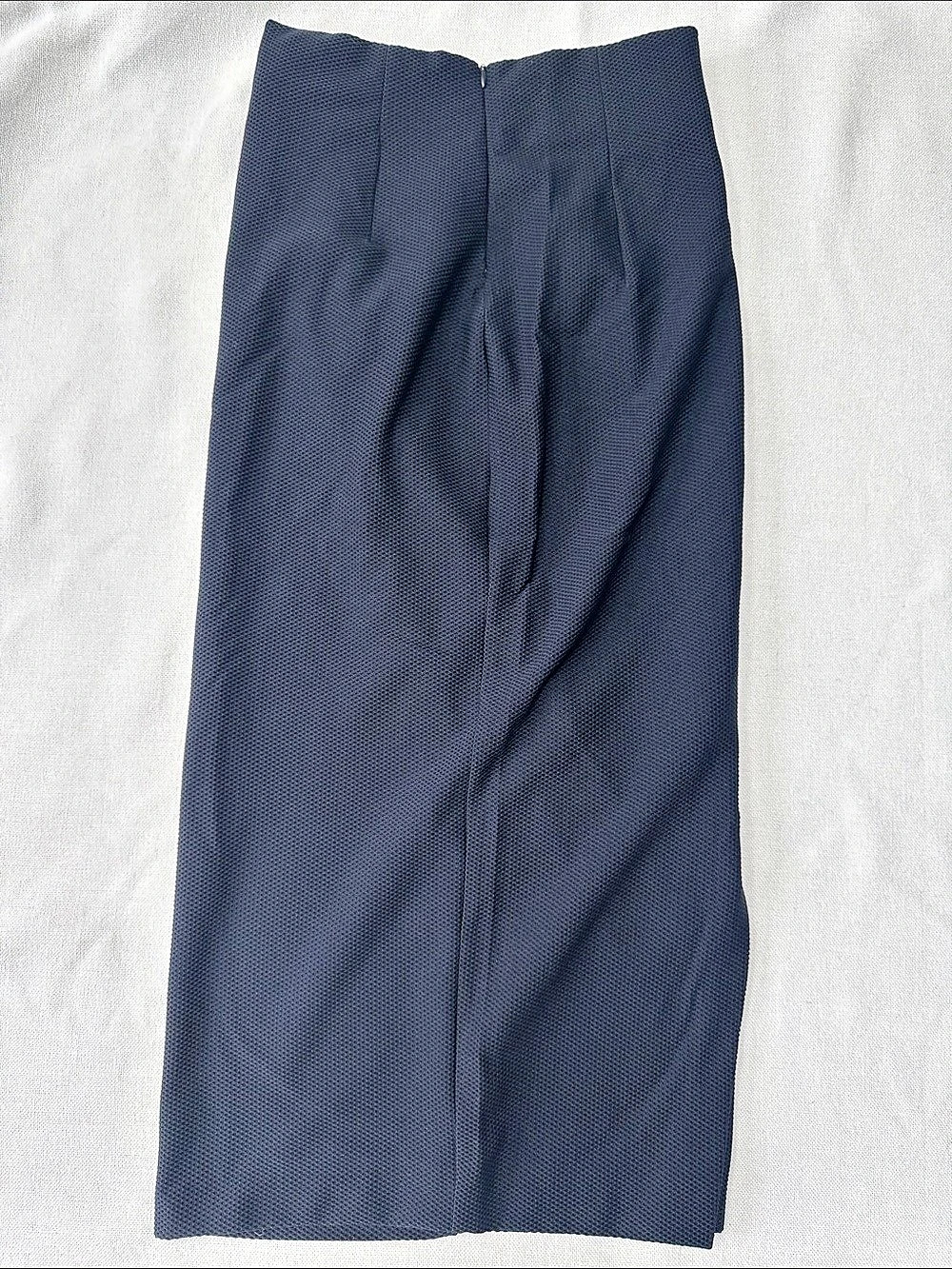 Zara Straight Leg Textured pencil skirt in Blue Size Small. In good condition.